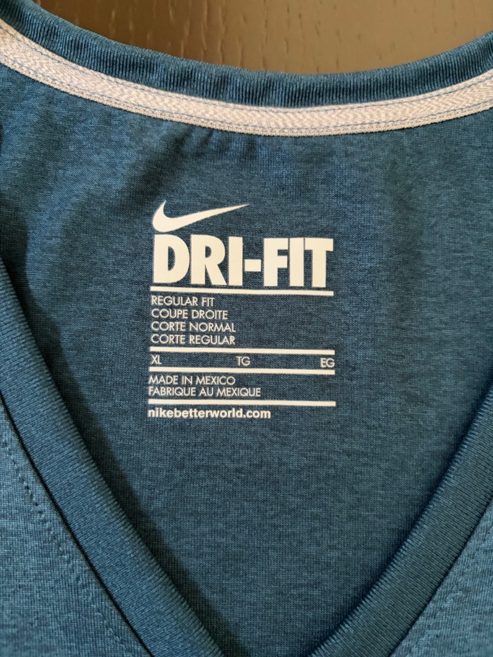 2 Nike Dri-Fit Women's tees, Vnecks, EUC, XL - Picture 9 of 9